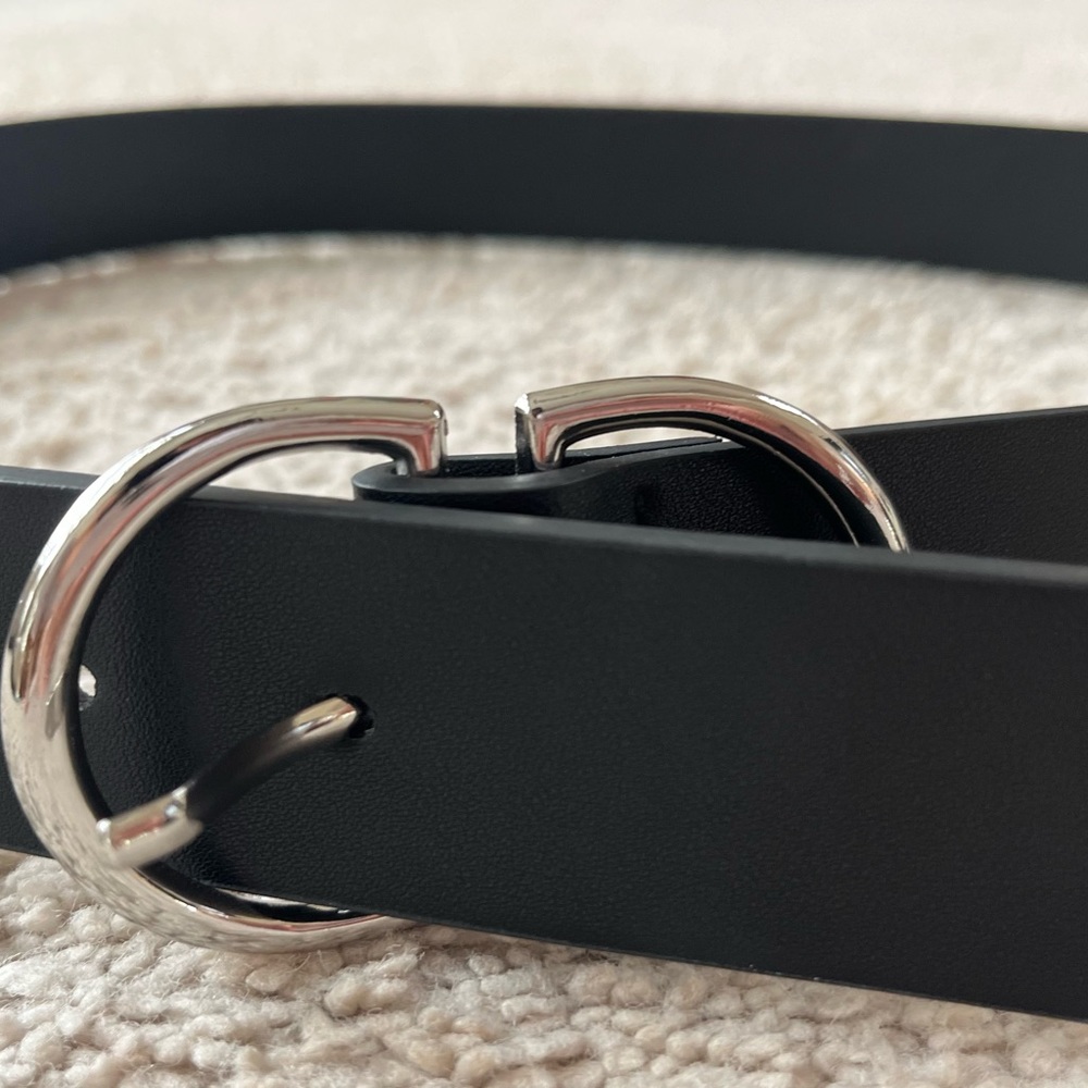 Black belt with silver loop; (size small/medium)